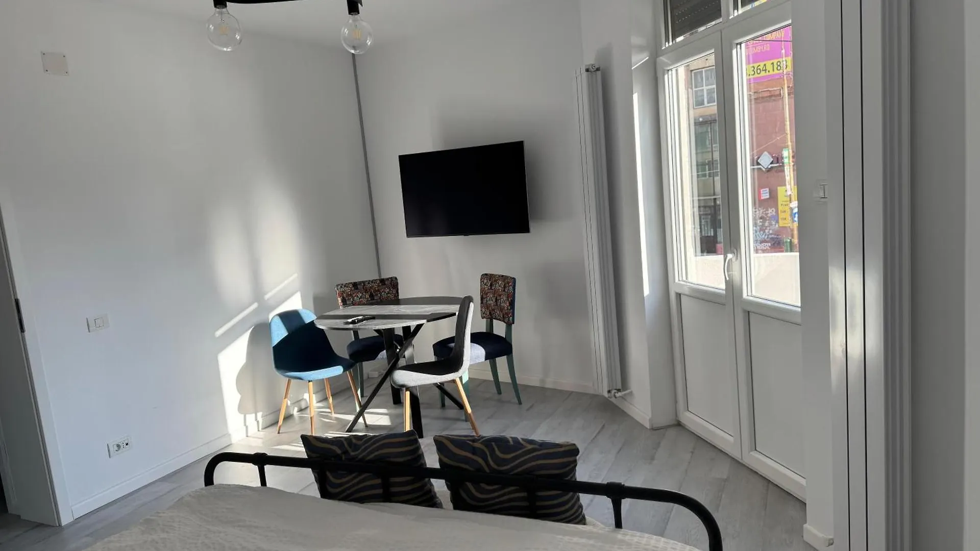 Grafitti Apartment By News Apartments ブカレスト 0*,  ルーマニア